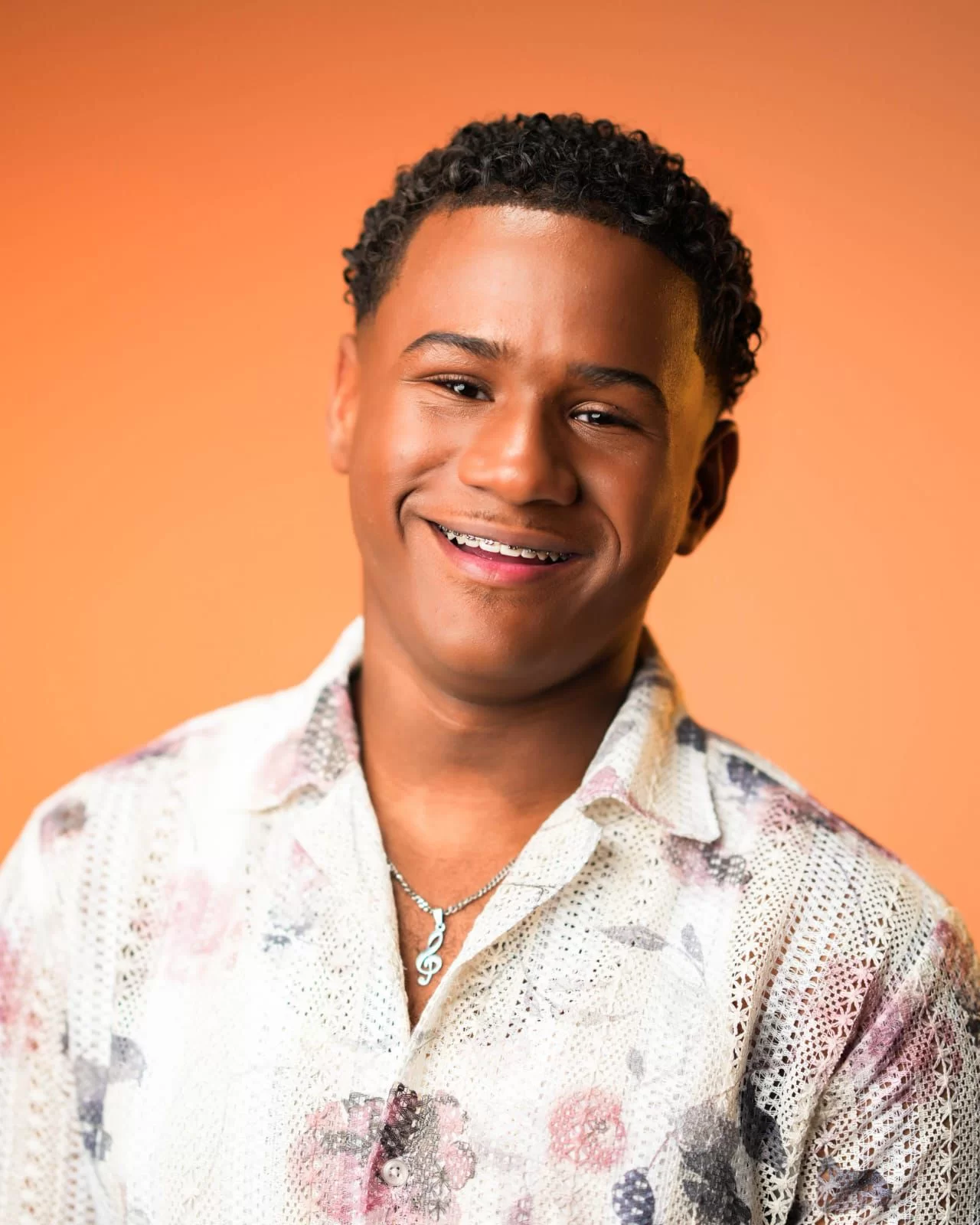 RUSBELT, la nueva promesa del merengue, lanza al mercado nacional su nuevo corte musical “VANIDAD»